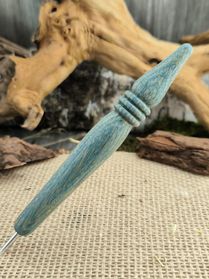 Häkelholz "Edana" aus stabilisiertem Holz mit Clover Amour 3,5